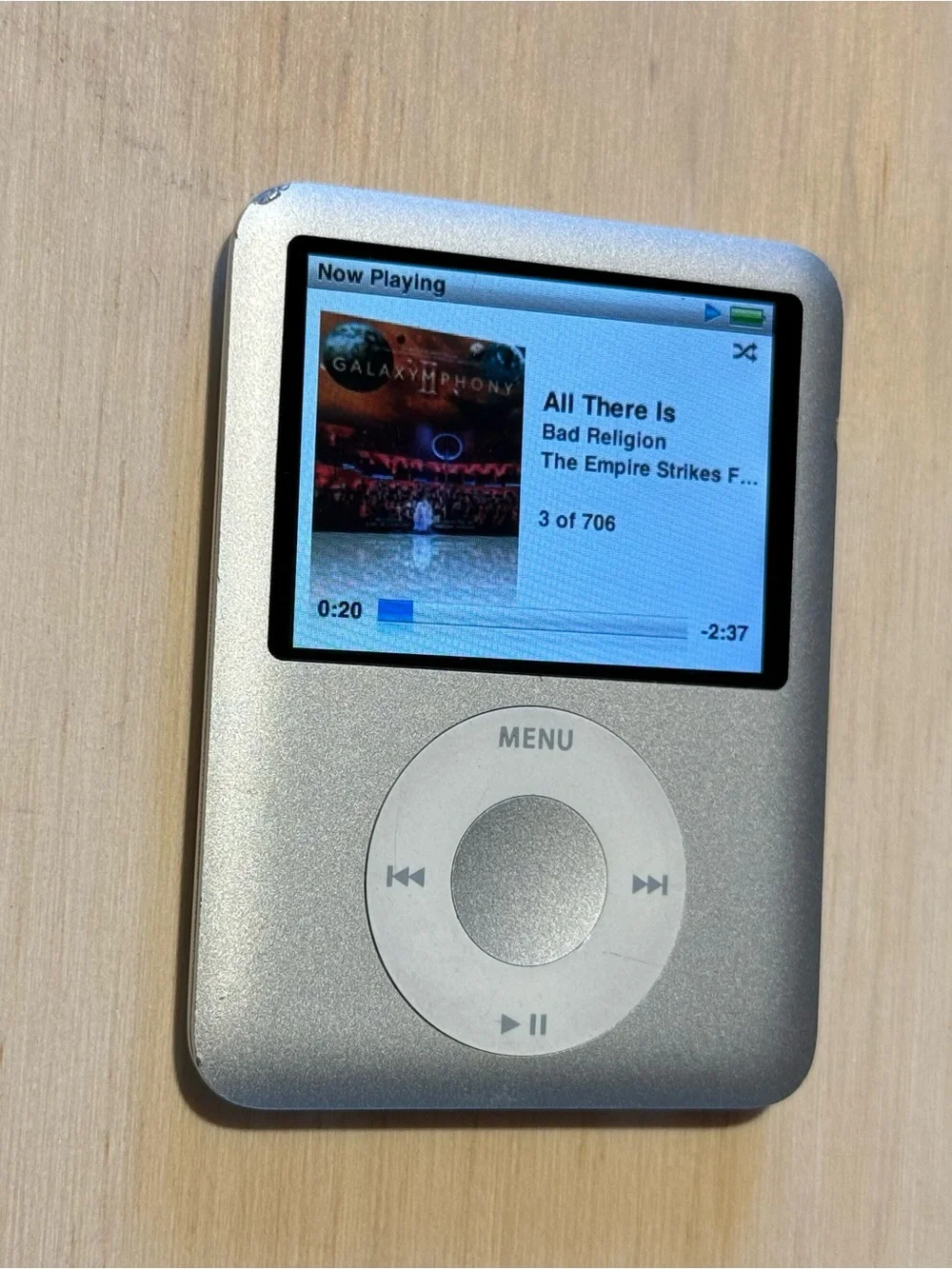 Apple iPod Nano A1236 4GB Silver Tested Good w/Charger-706Songs Read Description